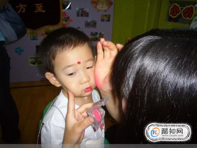 ��һ��ͯ�ڻ�ױ��������